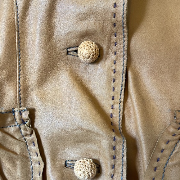 Danier brown soft leather jacket. - Picture 2 of 7